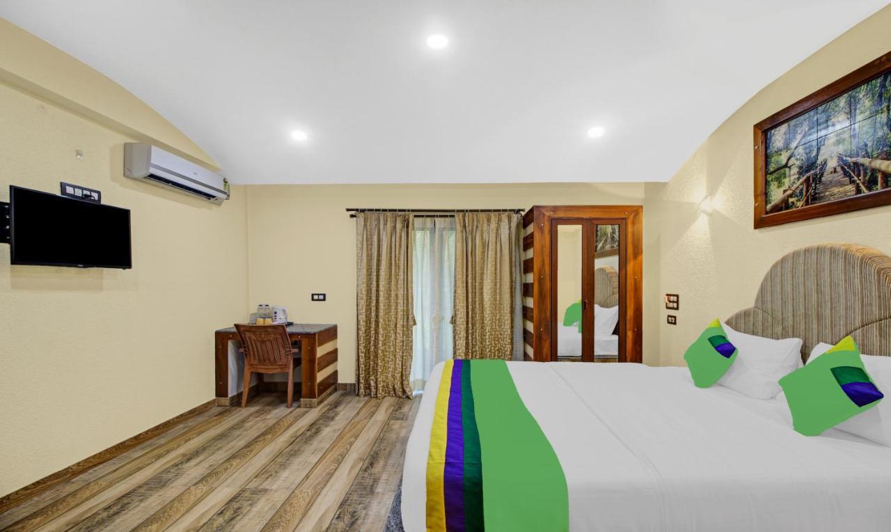Treebo Majestic Palms, 2 Km From Colva Beach Бенаулим Екстериор снимка
